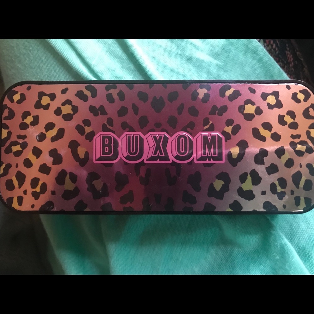 Buxom eyeshadow